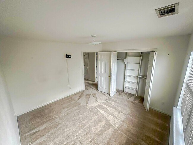 Building Photo - 3007 St James Pl