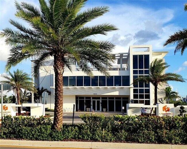 Building Photo - 6660 NW 105th Ct