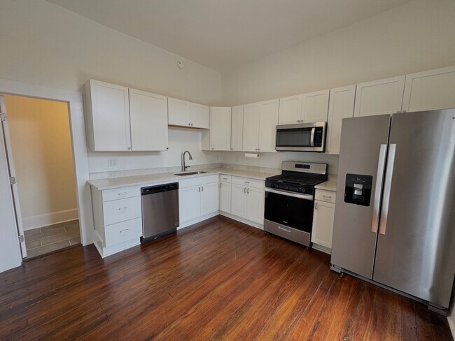 Building Photo - 20 E 40th St