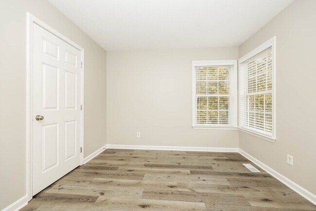 Building Photo - 636 Zellwood Dr