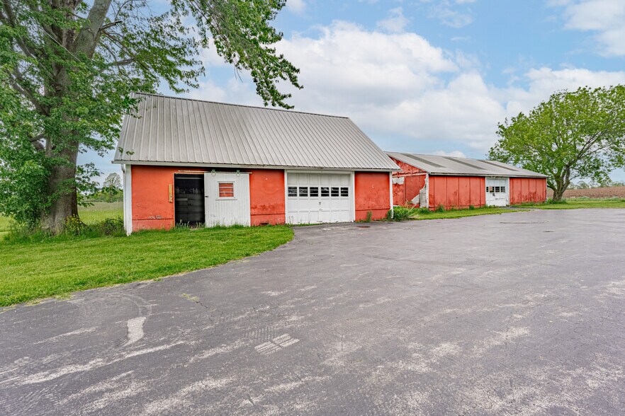 Building Photo - 5369 Royalton Center Rd