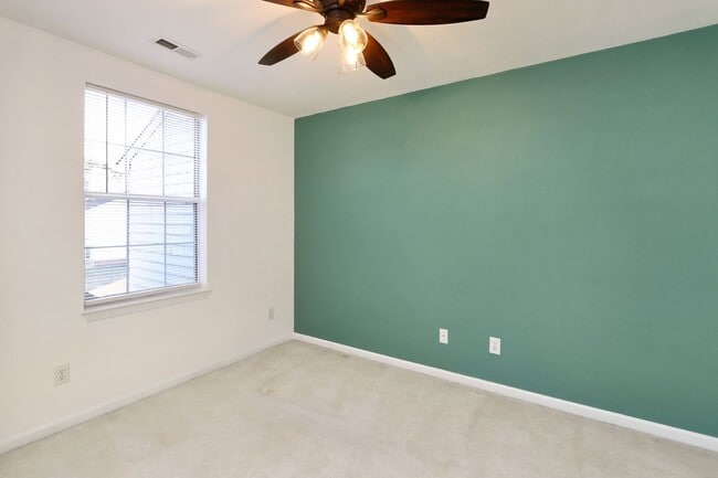 Building Photo - 106 Linden Ct