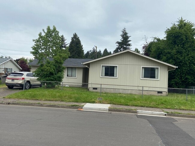 New Paint & Flooring. Large yard and over... - New Paint & Flooring.  Large yard and over...