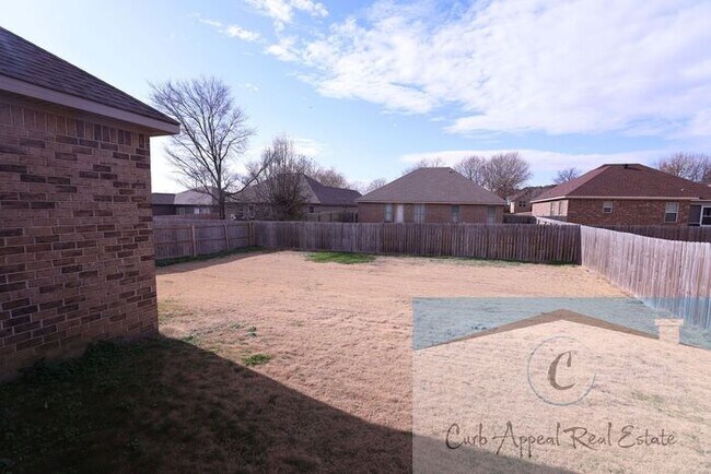 Building Photo - Beautiful, spacious 3 bed / 2 bath recently built home (Nettleton Schools) - fenced back yard!!