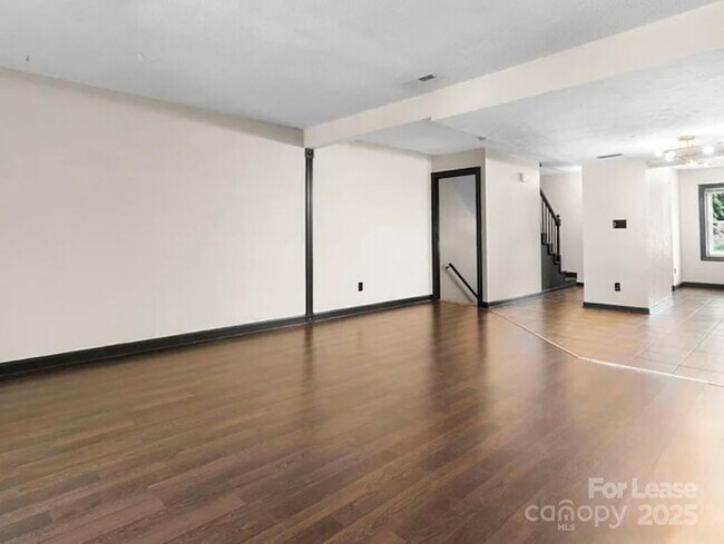 Building Photo - 2705 N Center St