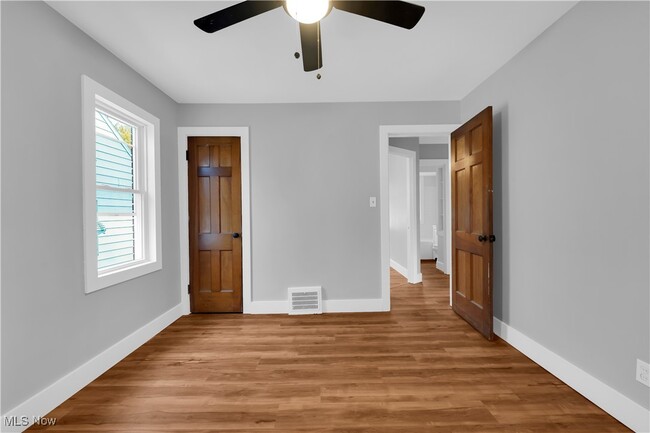 Building Photo - 5255 E 115th St