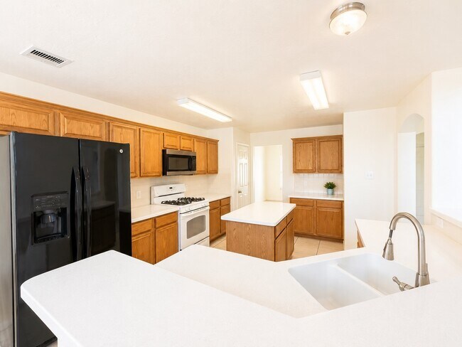 Building Photo - 7219 Brookville Ln