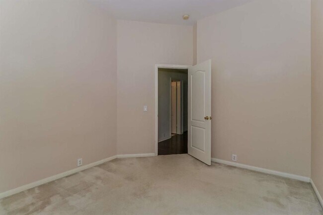 Building Photo - 5357 Austral Loop