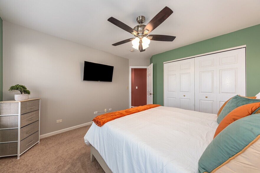 Building Photo - 2484 Warm Springs Ln