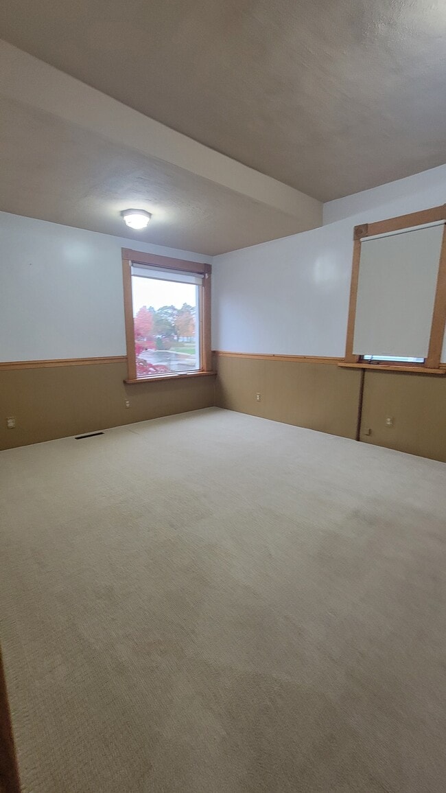 Building Photo - 441 Second St