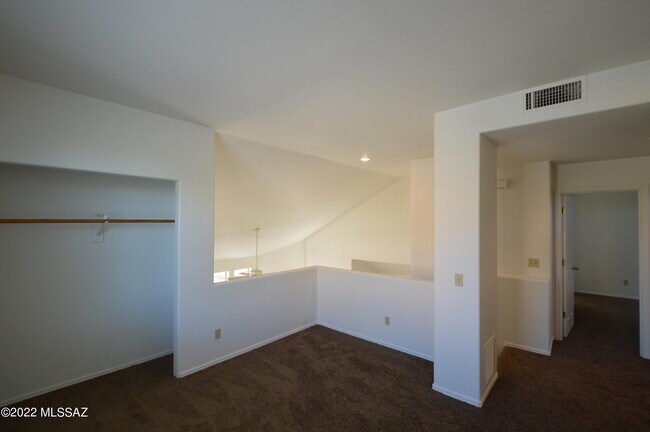 Building Photo - 5341 E Timrod St