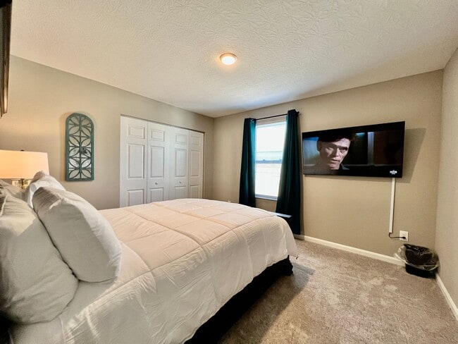 Building Photo - Brand new Executive home in Liberty Twp, Ohio