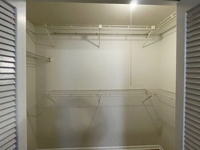 Building Photo - Ideal Location In Winston-Salem!