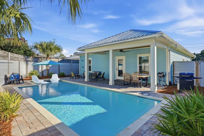 Building Photo - 21310 Pompano Ave