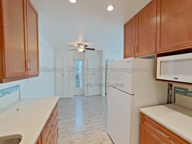 Building Photo - 5514 Armitos Ave