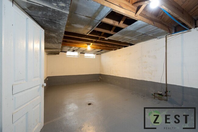 Building Photo - BEAUTIFUL 3 BD 1.5 BATH HOME!
