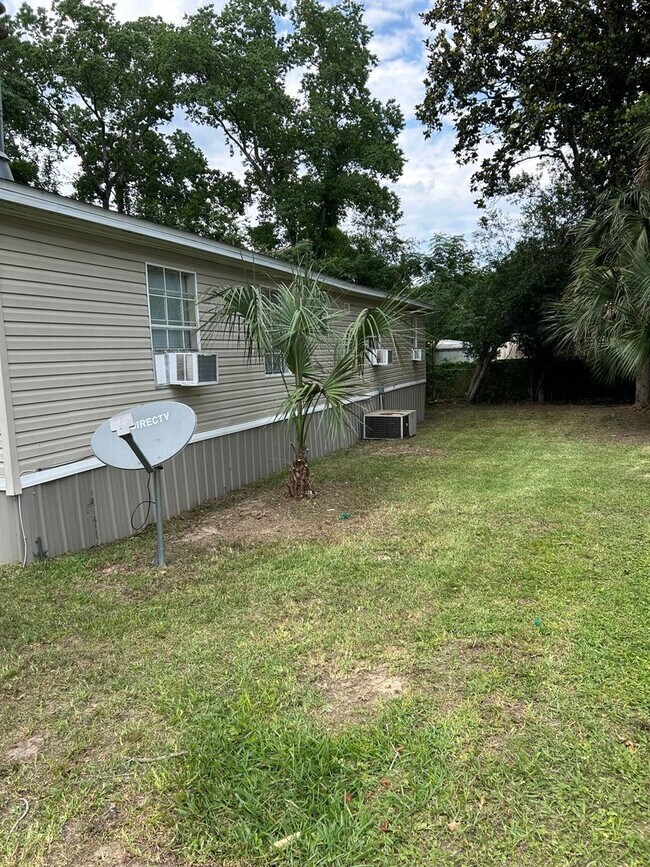 Building Photo - 112 Tyner Dr