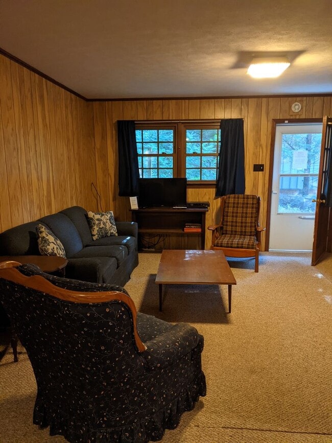 Building Photo - Montreat School Year Rental