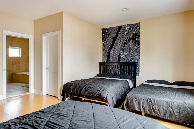 Building Photo - 1123 Leopard St