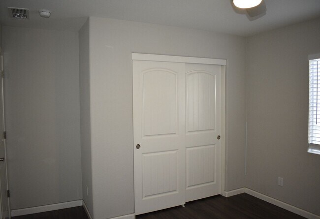 Building Photo - 3251 Foxton Wy