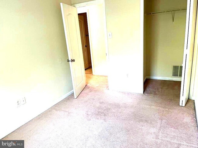 Building Photo - 3269 Halcyon Ct