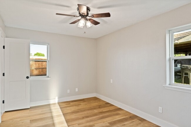 Building Photo - 503 Rogers Way