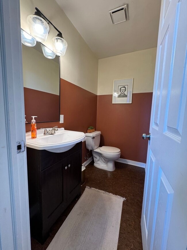 Building Photo - Coming soon! Stylish 3 Bedroom 1.5 Bathroo...