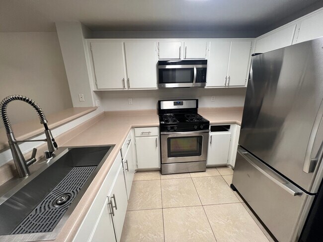 Kitchen - 31230 Taylor Ln