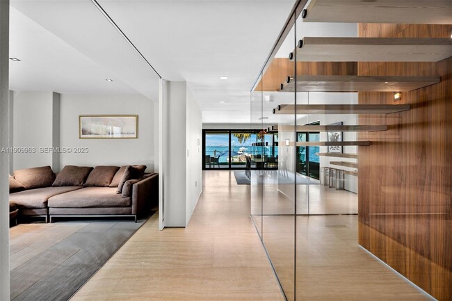 Building Photo - 360 Harbor Dr