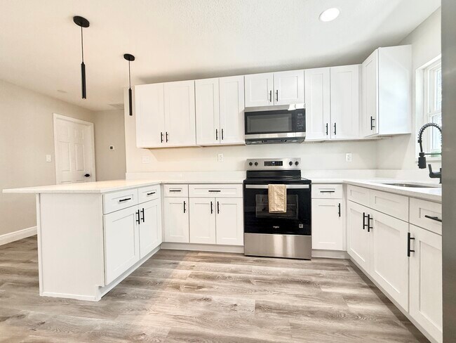 Building Photo - 1735 Michigan Ave NE