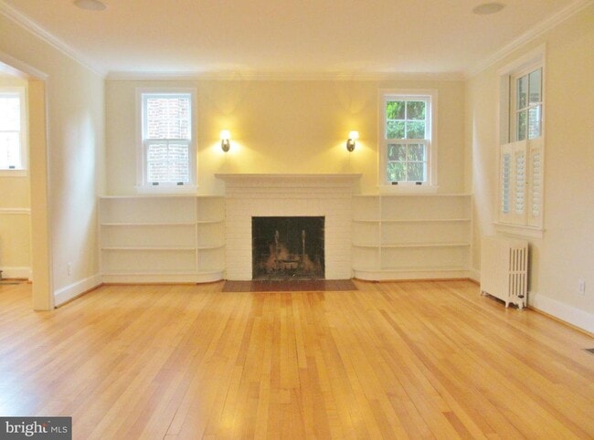Building Photo - Chevy Chase Beauty