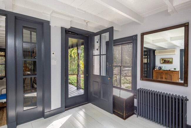 Building Photo - 93 Schellinger Rd