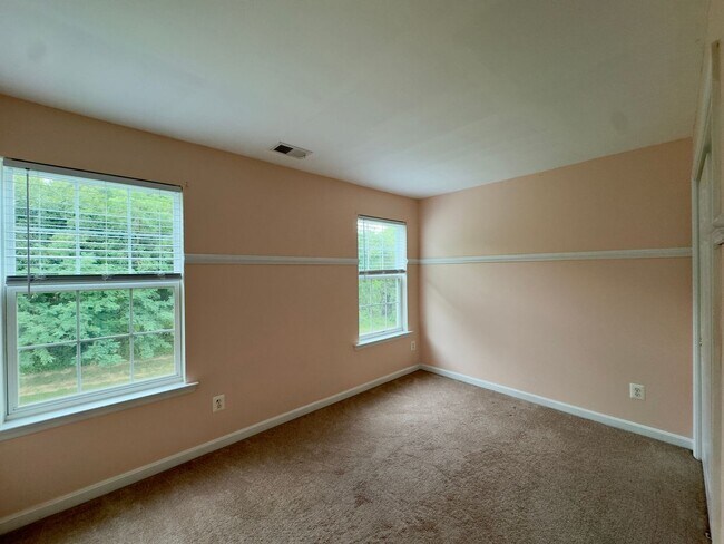 Building Photo - Charming 3BD/2BA/2 Half Bath Townhome with Garage in Havre de Grace, MD!