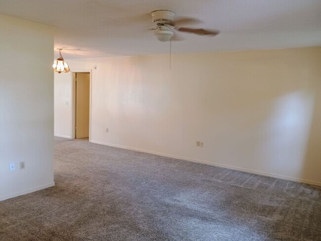 Building Photo - Pool. Privacy. Perfect location. Available now!