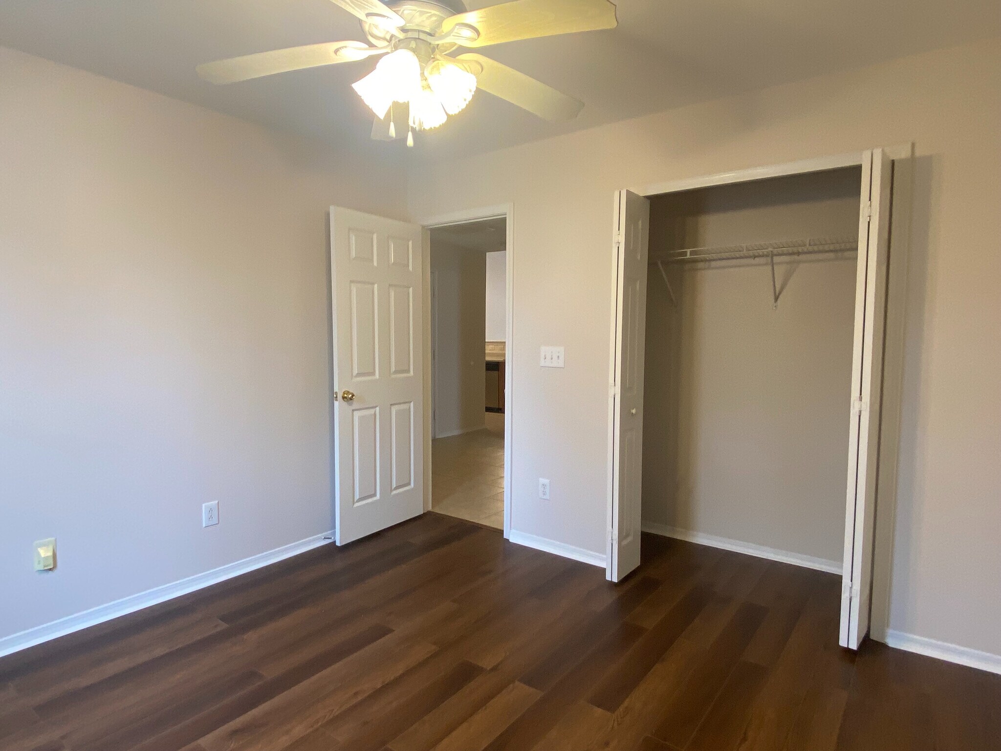Building Photo - Room in House on Ziegler Ln