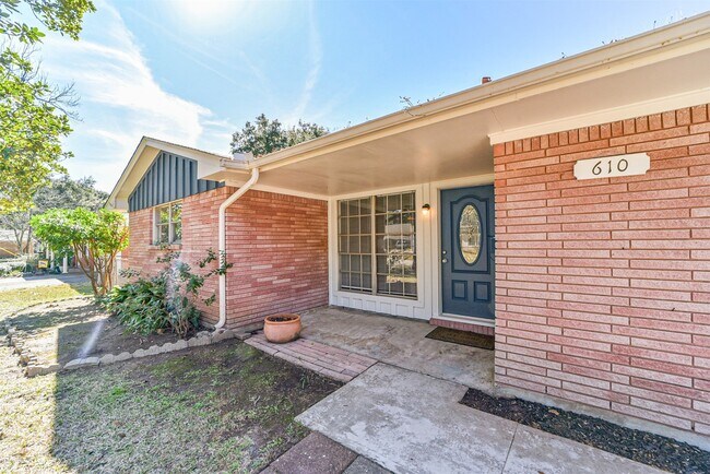 Primary Photo - 610 S Belknap St