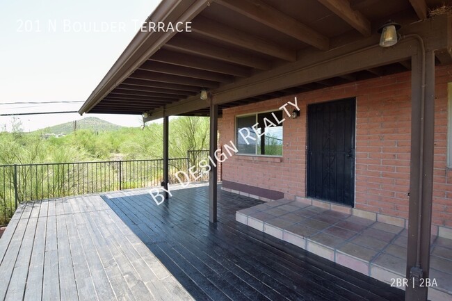 Building Photo - West Tucson Hillside 2 Bed 2 Bath SFR with...