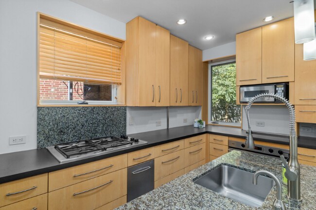 Building Photo - 7117 Northmoor Dr