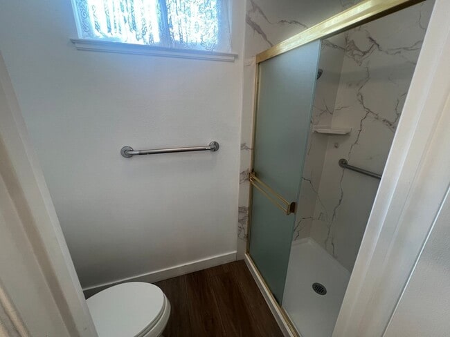 Building Photo - Beautiful 4 bed 2 bath home in San Jose with AC. Must See!