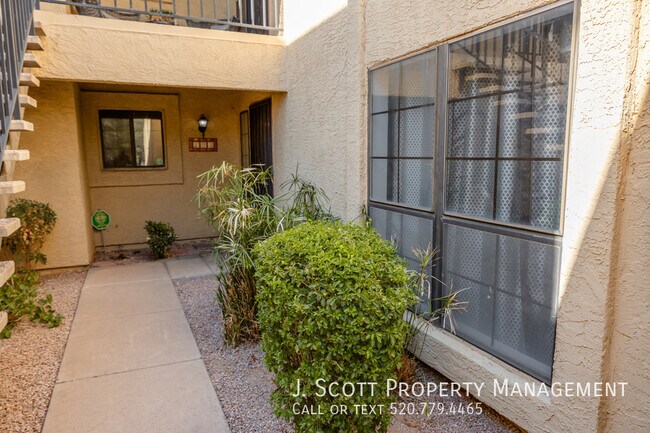 Primary Photo - 8344 N 21st Dr