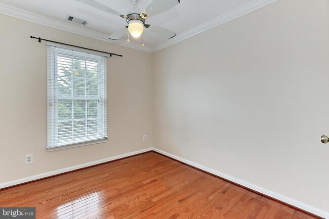 Building Photo - 9630 Sutton Green Ct