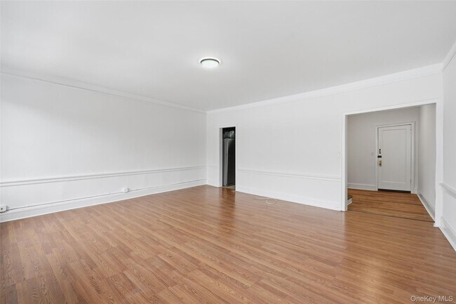 Building Photo - 220-20 Garth Rd