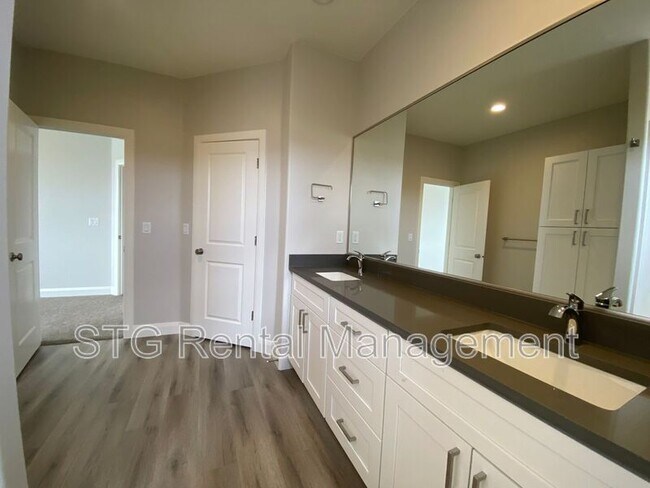Building Photo - 4381 W 1200 S