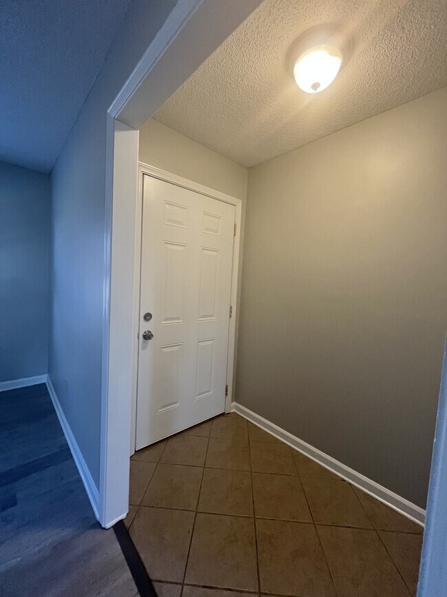 Building Photo - 125 Billings Dr