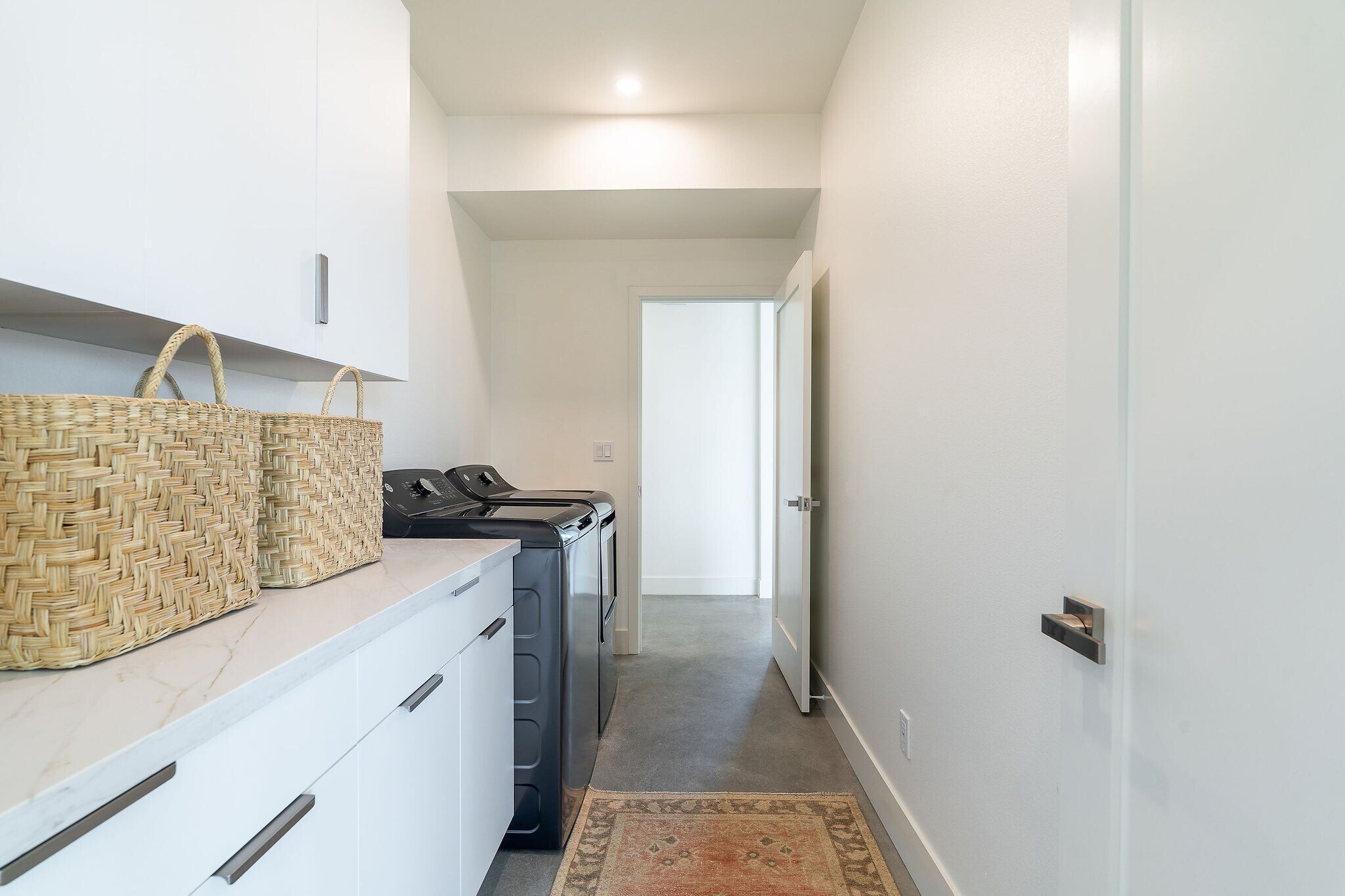 Building Photo - 361 W Sunview Ave