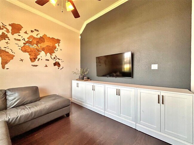 Building Photo - 7001 Etna Way