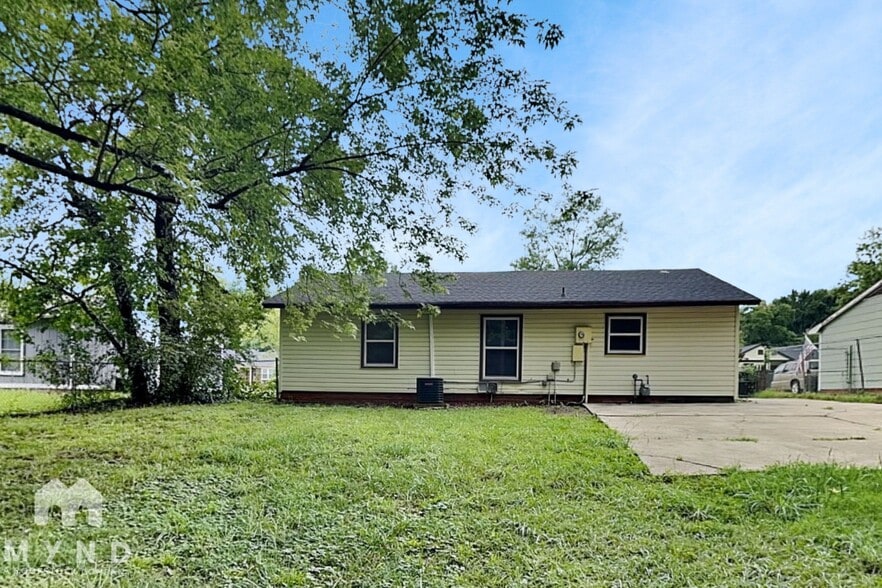Building Photo - 3400 Pine Meadow Dr
