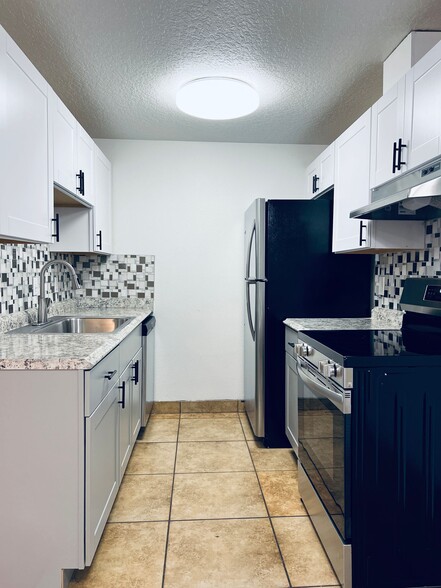 Building Photo - Images Highland Apartments