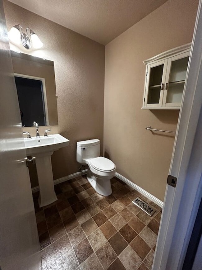 Building Photo - 7689 Melody Dr