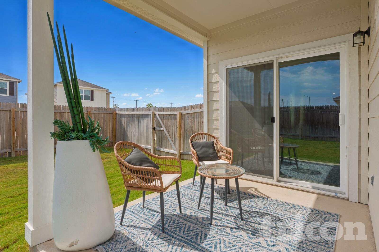 Building Photo - 14303 Palm Ridge